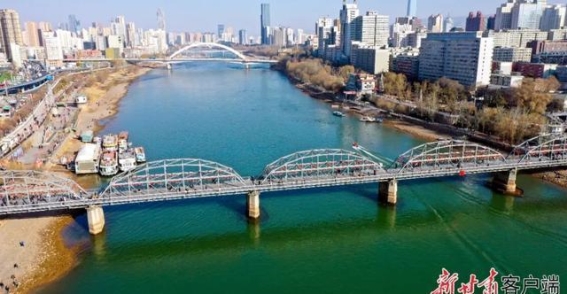 甘肃的独特魅力：从大自然到人文宝藏的多重惊喜