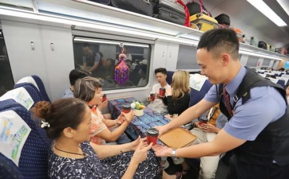 中越边境旅游的魅力：动车与文化的交融