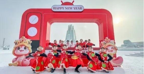 立春游哈尔滨冰雪大世界，尽享浓浓年味