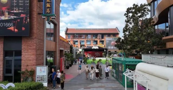 国庆假期奉贤爱企谷小镇的热闹时光