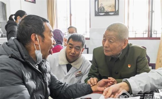 张之道“银龄医师”行动入驻大姚县：传承彝医药 促进基层医疗振兴