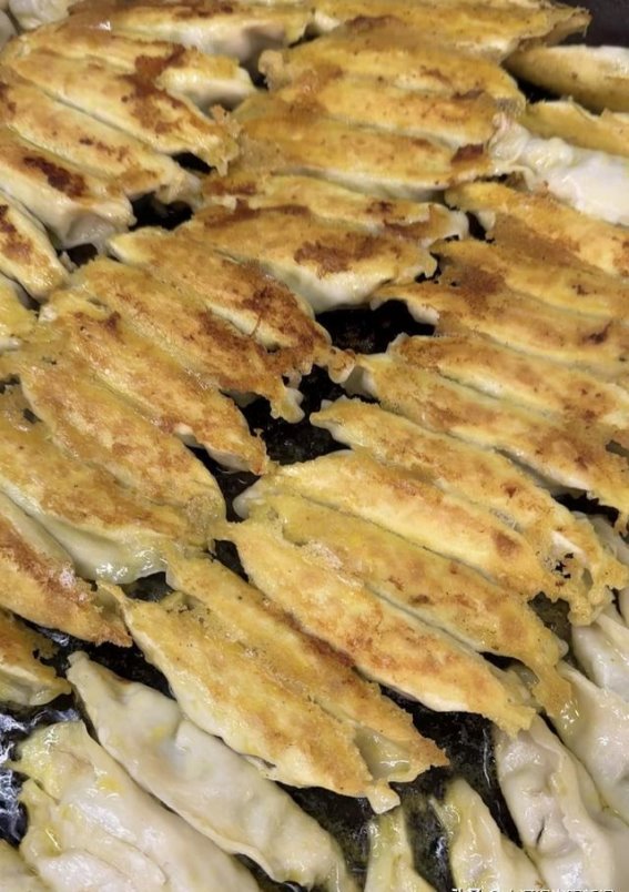 洛阳小街锅贴：古老技艺与现代美食的交融