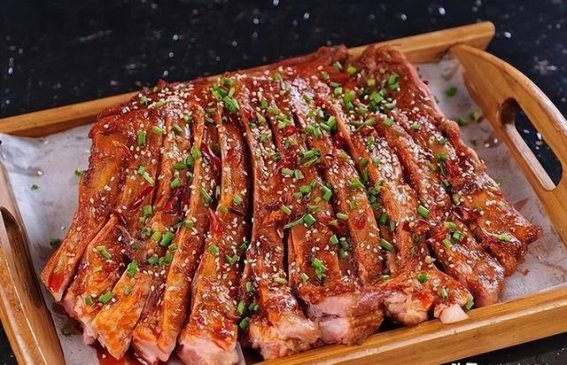 美食推荐：香辣孜然烤羊排、华容头菜、脆皮香脆椒鳕鱼制作方法