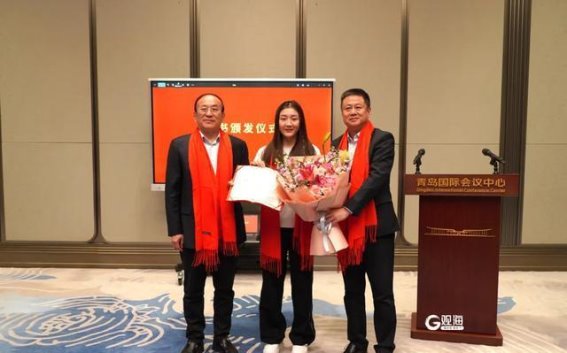 陈梦受聘新青年传承委员会名誉主席，黄晓明送上祝贺