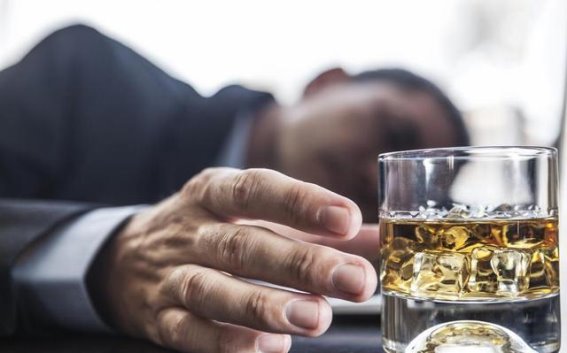 药物与酒精的危险“配方”：五大禁忌你了解吗？