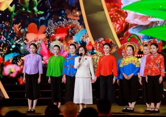 泉州蟳埔簪花围：文旅经济创新的璀璨明珠