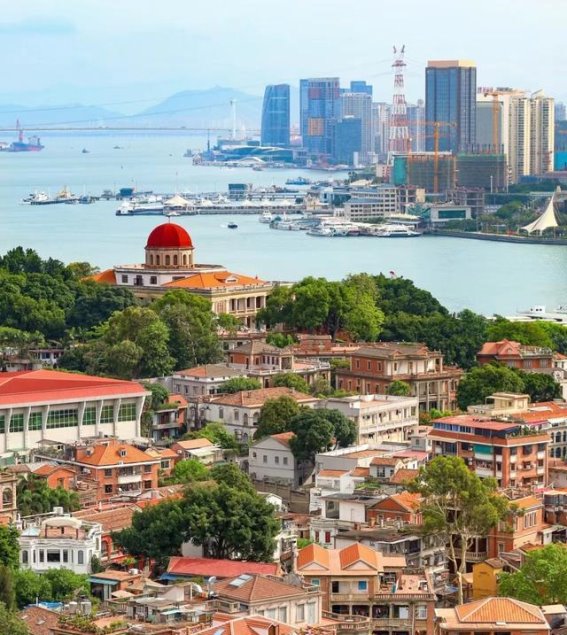 鼓浪屿的魅力：海上花园的历史与美食之旅