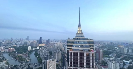 五一假期上海普陀商圈：露台美景与潮流快闪店引爆人气
