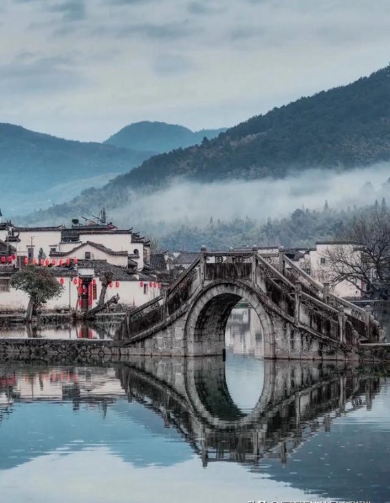 探访中国最美的14个古镇：一场时光的旅行