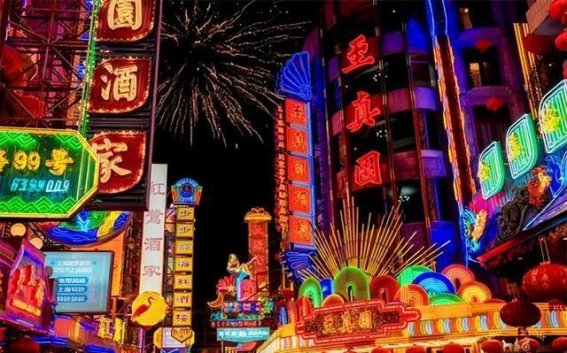 上海影视乐园静安寺路怀旧市集免费开放，带你走进老上海的繁华岁月