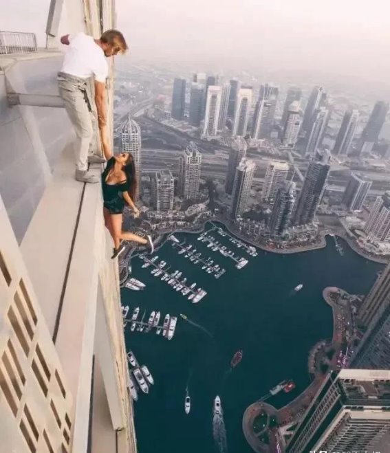 出片成赌社交媒体时代的旅行安全隐忧