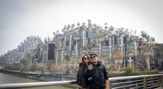 免签政策助力中国旅游业吸引外国游客，回国后外籍友人纷纷感叹无法适应“白人饭”