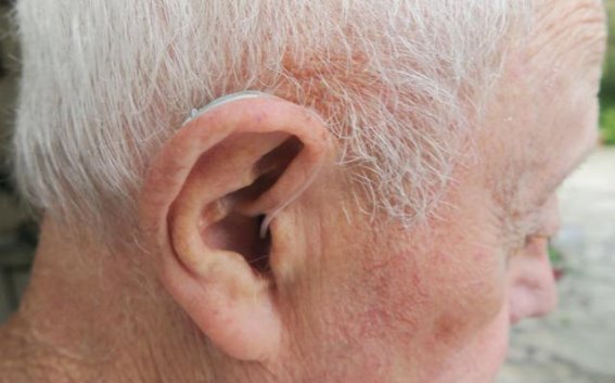 耳朵总是痒，却掏不出任何东西？可能在暗示你这4个问题，别忽视