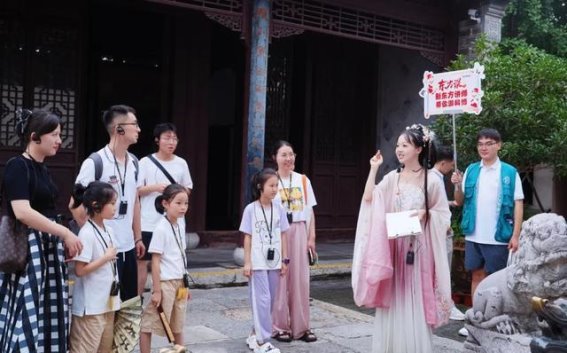 秦淮夜经济的华丽转身：多元文旅消费新场景的崭露头角