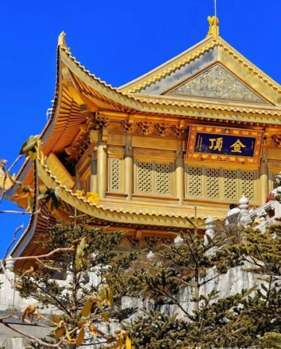 探索中国十大名山，挑战极限，体验自然之美
