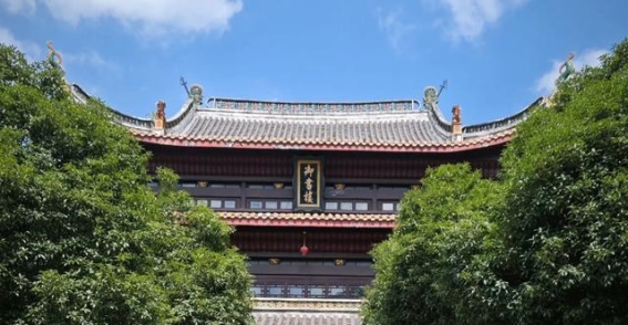 岳麓山的文化瑰宝：爱晚亭的历史与魅力