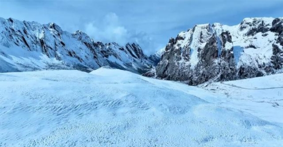 甘南：深秋与初雪的浪漫交汇