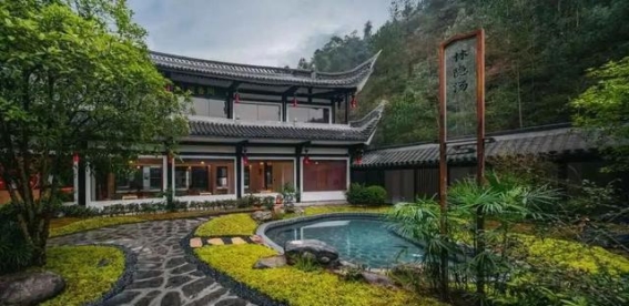 贵州冬季疗愈之旅：温泉、滑雪与美食，唤醒你的冬日感官