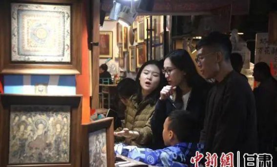 敦煌夜市：文化与商业的独特交融