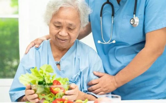 每一口饮品的代价：3种看似健康饮品对肝脏的致命伤害