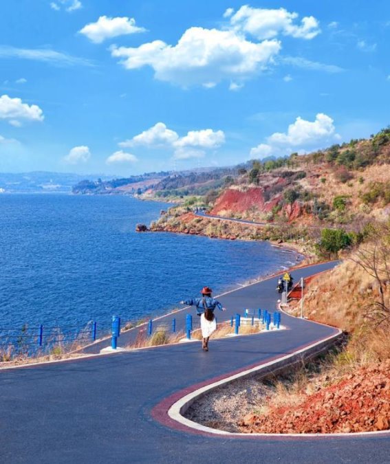 昆明四天三夜跟团游全解析：官渡古镇与阳宗海的完美之旅