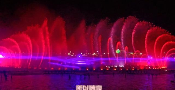 南昌九龙湖的音乐喷泉：在水幕中感受浪漫