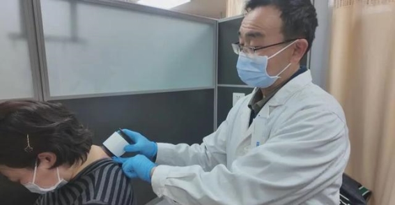 大雪时节的冬病冬治：从饮食到艾灸，如何通过中医养生应对寒冷