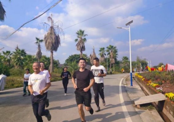 跑步课堂进乡村，健康生活从这里起步