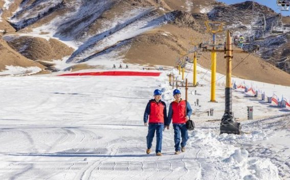 电力守护冰雪旅游的背后