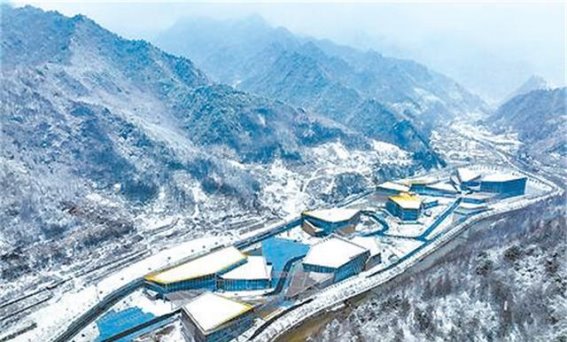 冬日康县青龙山的银装素裹与神秘传说