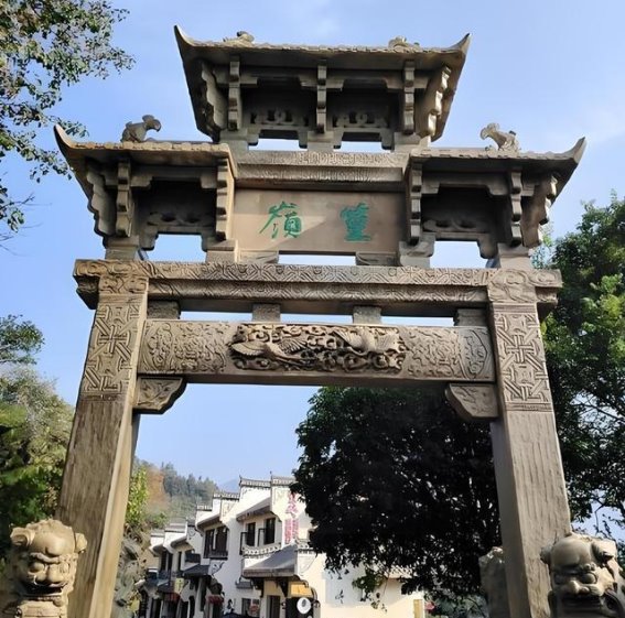 在篁岭的仲秋里，探访岁月的印记与田园的温情