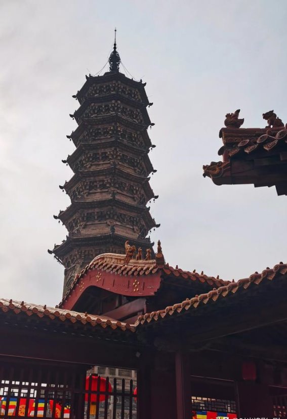 探访柏林禅寺佛塔，领略千年禅意的宁静