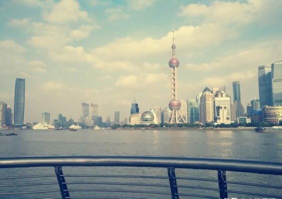 曾经陪伴我们成长，如今却渐行渐远的上海特色街，我们如何面对？