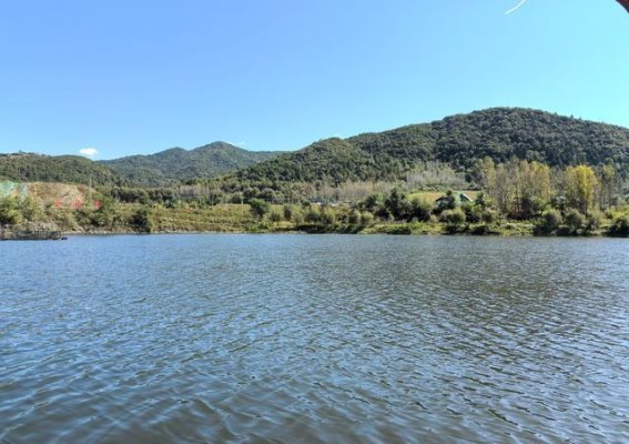 秋日通化：畅享金源湖的湖光山色与乡野美味