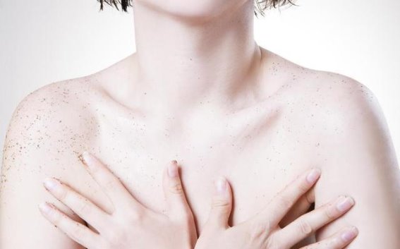 青春期的烦恼，巨乳症背后的无奈与解脱