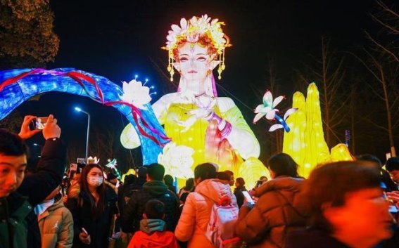 武汉园博园与汉口里元宵节活动：传统与现代的光影交织