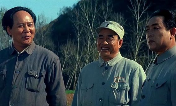 古月与毛主席的影像之缘：从偶遇到深情演绎