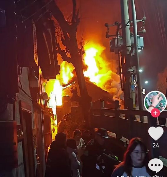 凤凰古城火灾反思：如何构筑更加坚固的防火屏障