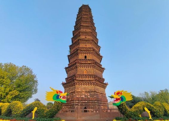 开封元宵节的灯会与传统文化碰撞，带你领略不一样的节日氛围