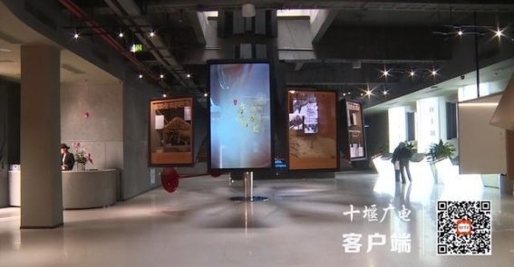 东风故里史料陈列馆开馆，见证城市与企业共同成长的辉煌历程