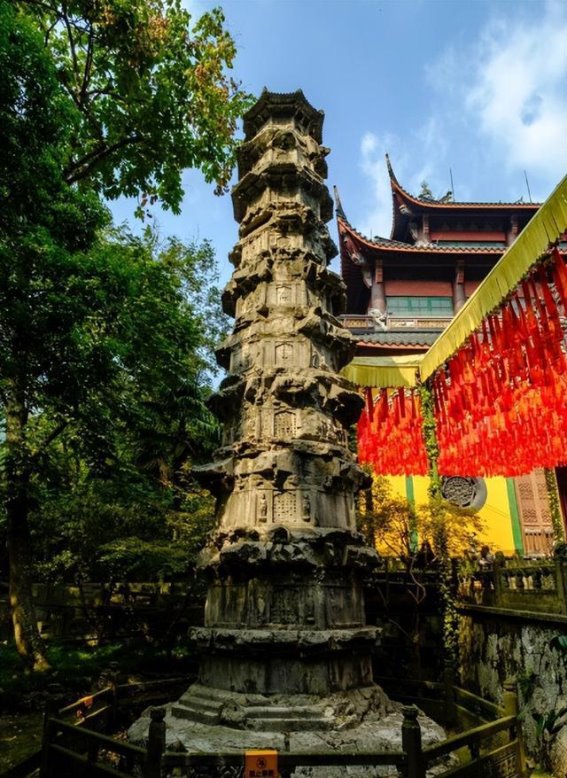 灵隐寺大门为何60年才开启一次？背后的历史与文化解读