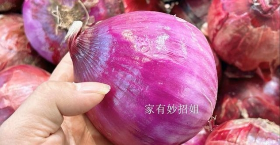 洋葱的五个妙用，解决生活中的烦恼