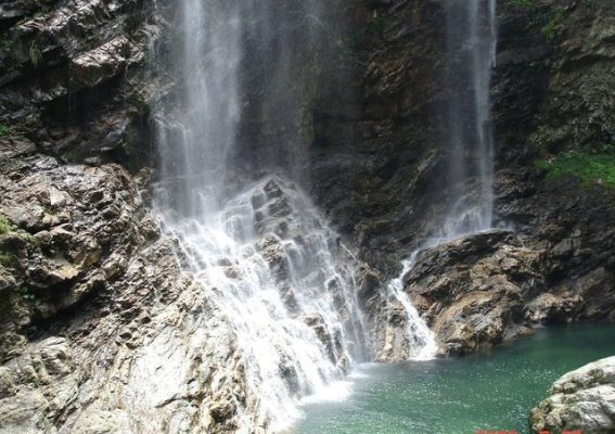 中国的“三山”之美：黄山、庐山与雁荡山的壮丽与魅力