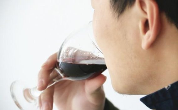 喝酒后出现的5个警示信号，可能是时候停下酒杯了