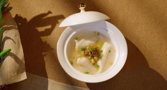 镜头深处，探寻美食的情绪密码——《渝味360碗》的寻味之旅