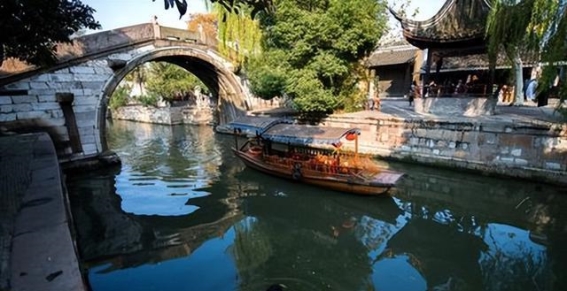 70岁之前一定要去的8个中国美丽县城，走过才能懂