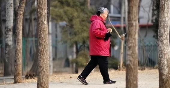 饭后出现这些症状，可能是血糖异常的信号，你注意到了吗？