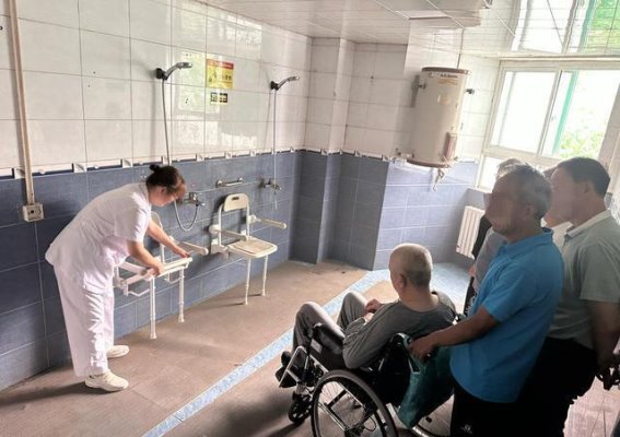 病房设置公共浴室”，便民服务暖人心