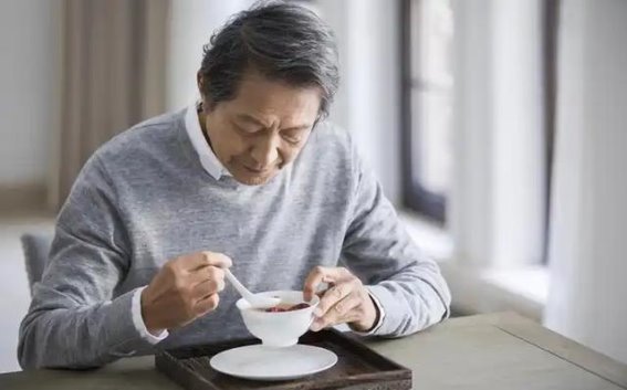 冬季降糖需谨慎，医生提醒三大健康隐患