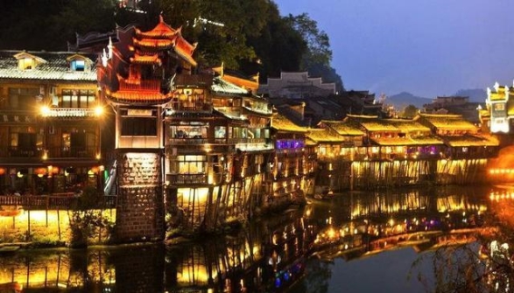 走进中国最美的十大小镇，感受历史与文化的魅力
